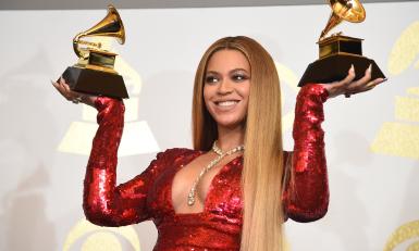 Beyoncé met twee grammy's